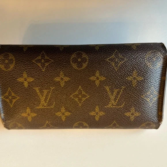 Louis Vuitton Wallet - Picture 2 of 11